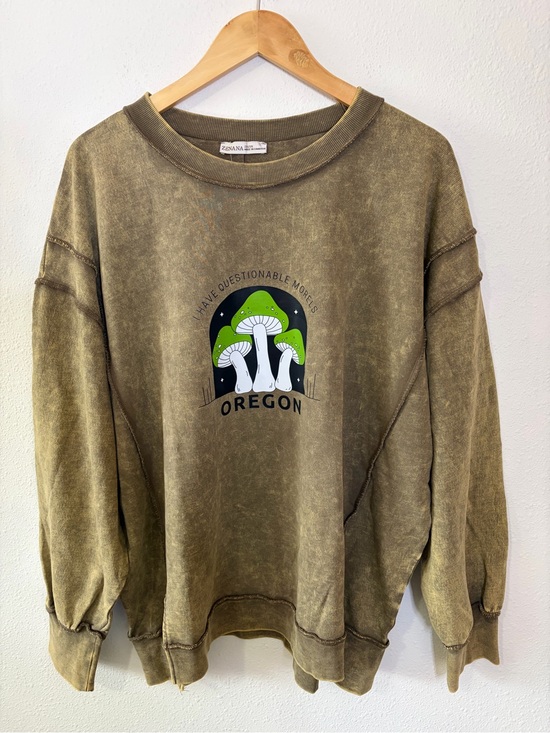 Zenana Outfitters Tops - Mushroom graphic Zenana Outfitters Olive brown Crewneck Sweatshirt boho 2x 3x